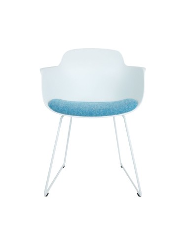 Chaise Sicla design avec coque en plastique et tissu et structure traîneau – vue de face