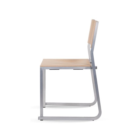 GT01 – Chaise empilable en métal et bois, parfaite pour les environnements modernes ou professionnels