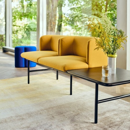 Bancs d’accueil et sièges sur poutre